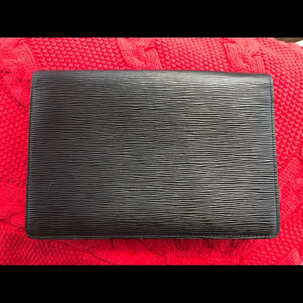 Louis Vuitton Black Epi Leather S-Lock‎ Pochette Clutch Bag Noir MI0965